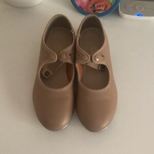 Girls tap shoes